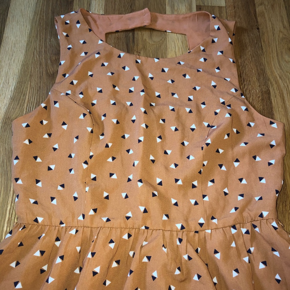 🍁 Beautiful Dress 🍁 - Picture 2 of 4